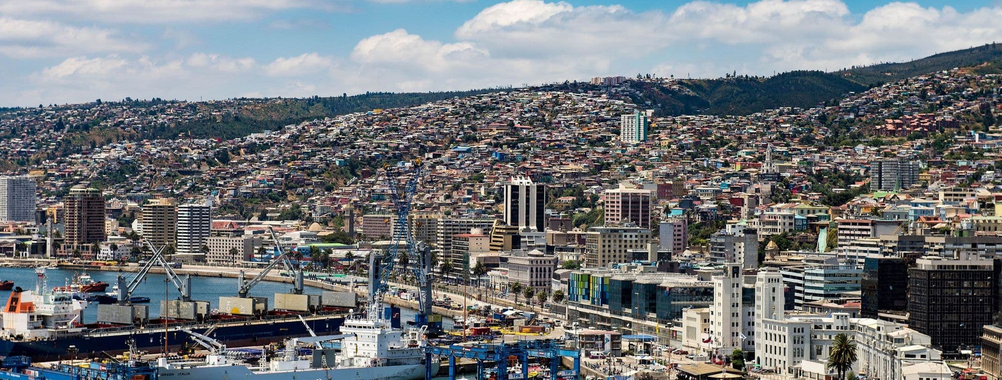 Vista panorámica de Valparaíso: los cerros y el puerto